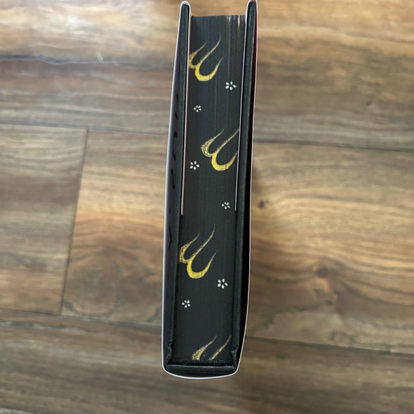 The Night Ends With Fire by K.X. Song - special edition - Picture 5 of 5